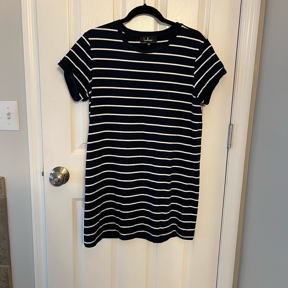 Lulu’s Navy & white striped T-shirt dress 💙worn once💙